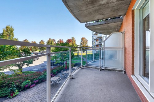 Balcon - 2210-8855 Boul. Leduc, Brossard, QC 