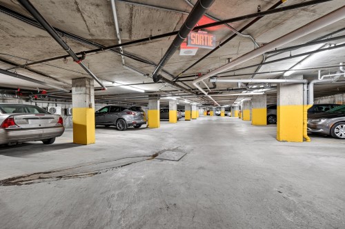 Garage - 2210-8855 Boul. Leduc, Brossard, QC 