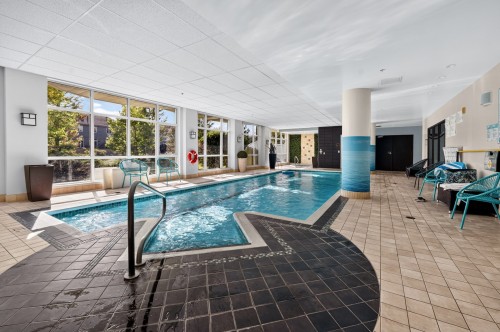 Piscine - 2210-8855 Boul. Leduc, Brossard, QC 