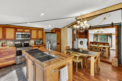 Kitchen - 763 Rue Des Sapins, Saint-Hippolyte, QC 