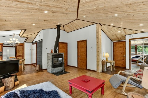 Living Room - 763 Rue Des Sapins, Saint-Hippolyte, QC 