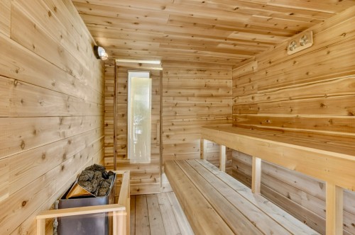 Sauna - 763 Rue Des Sapins, Saint-Hippolyte, QC 