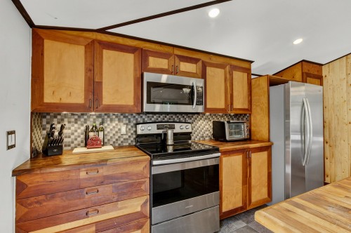 Kitchen - 763 Rue Des Sapins, Saint-Hippolyte, QC 