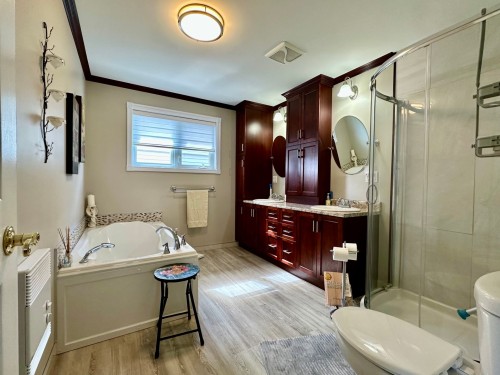 Salle de bains - 111 Av. De L'Église, Rouyn-Noranda, QC 