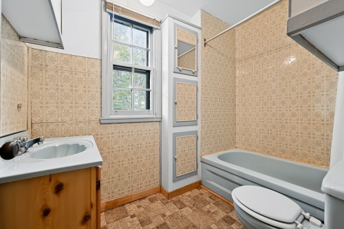 Salle de bains - 196 Rue Greenfield, Longueuil (Greenfield Park), QC 