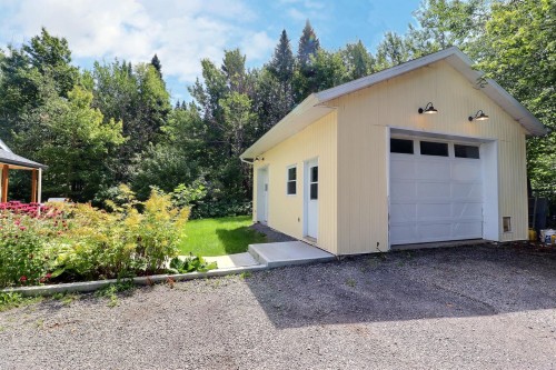Garage - 650 Rue Jobin, Québec (La Haute-Saint-Charles), QC 