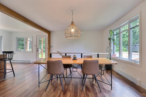 Salle à manger - 650 Rue Jobin, Québec (La Haute-Saint-Charles), QC 