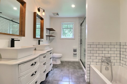 Salle de bains - 650 Rue Jobin, Québec (La Haute-Saint-Charles), QC 