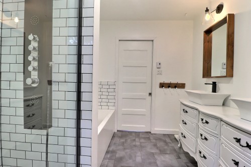 Salle de bains - 650 Rue Jobin, Québec (La Haute-Saint-Charles), QC 
