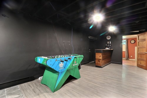 Salle familiale - 650 Rue Jobin, Québec (La Haute-Saint-Charles), QC 
