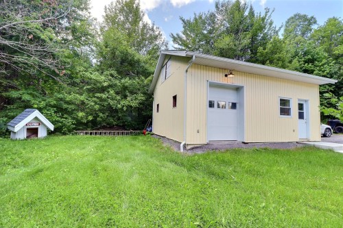 Garage - 650 Rue Jobin, Québec (La Haute-Saint-Charles), QC 