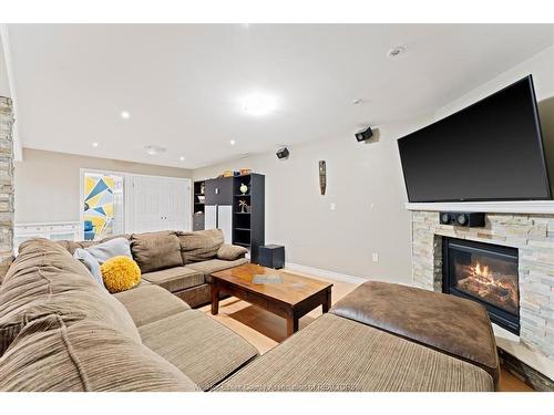 98 Hazel Crescent, Kingsville, ON 