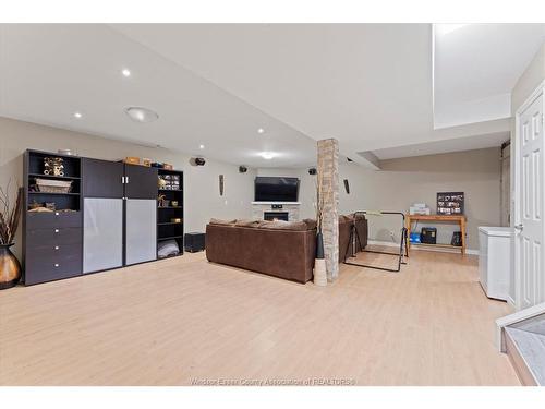 98 Hazel Crescent, Kingsville, ON 