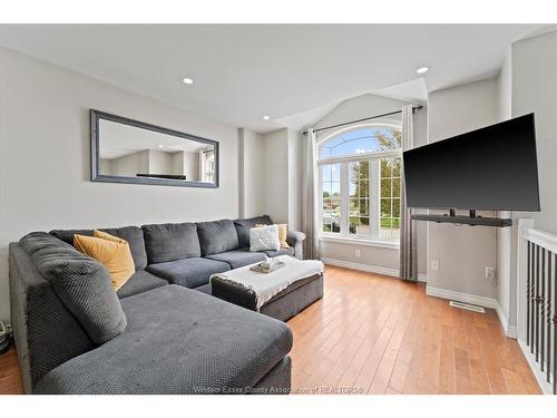 98 Hazel Crescent, Kingsville, ON 