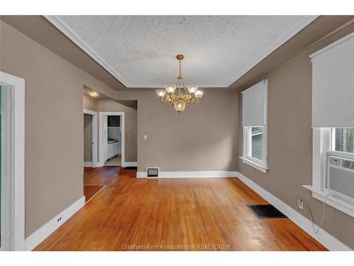 121 Cornhill Street, Chatham, ON 