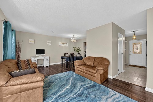 88 Red River Crescent, Toronto, ON 