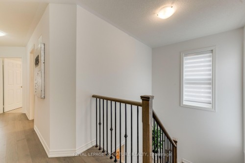 15 Mountainside Crescent, Whitby, ON 