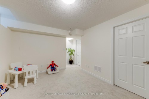 15 Mountainside Crescent, Whitby, ON 