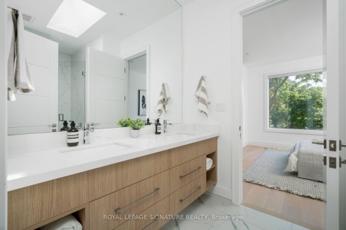 34 Edgecroft Road, Toronto, ON 