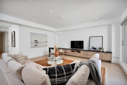 34 Edgecroft Road, Toronto, ON 
