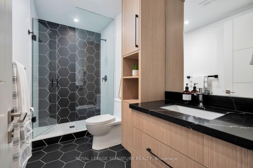 34 Edgecroft Road, Toronto, ON 