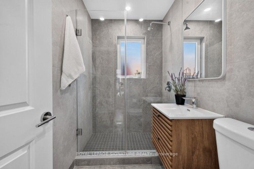 24 Glenshaw Crescent, Toronto, ON 