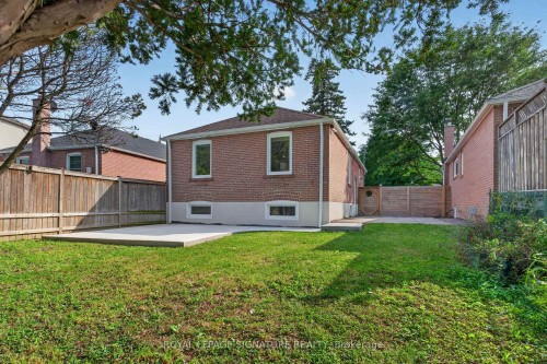 24 Glenshaw Crescent, Toronto, ON 