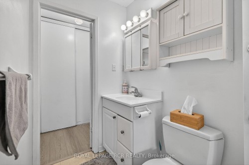 856 Magnolia Avenue, Newmarket, ON 