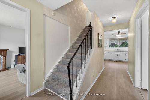 856 Magnolia Avenue, Newmarket, ON 