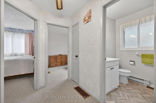 856 Magnolia Avenue, Newmarket, ON 