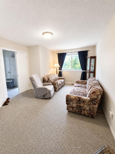 856 Magnolia Avenue, Newmarket, ON 