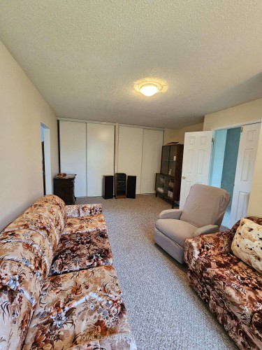 856 Magnolia Avenue, Newmarket, ON 