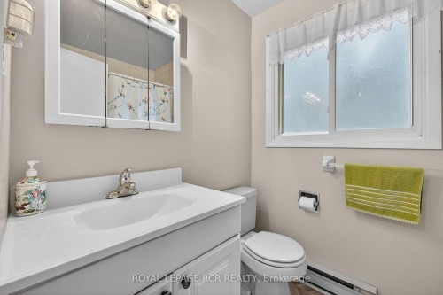 856 Magnolia Avenue, Newmarket, ON 