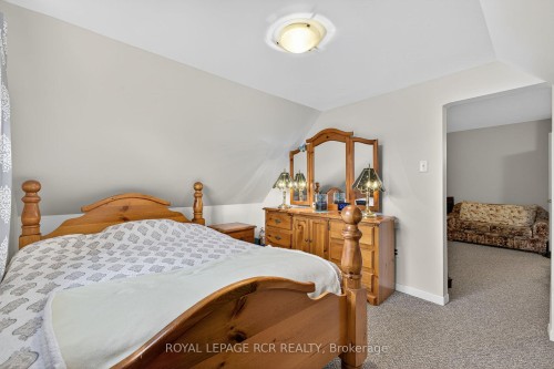 856 Magnolia Avenue, Newmarket, ON 