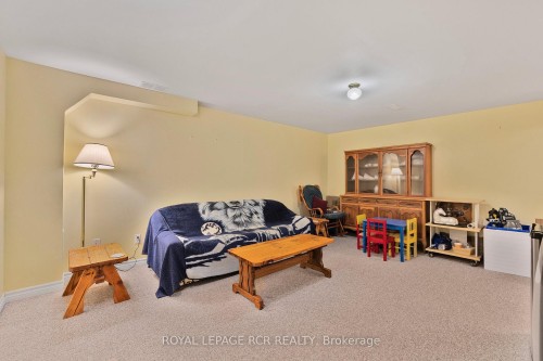 856 Magnolia Avenue, Newmarket, ON 
