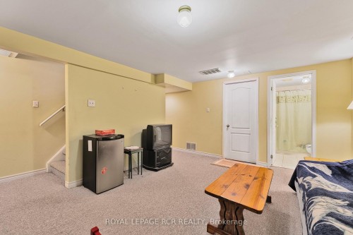 856 Magnolia Avenue, Newmarket, ON 
