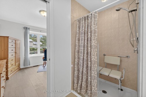 856 Magnolia Avenue, Newmarket, ON 