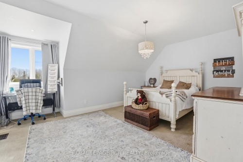 7 Proctor Avenue, Caledon, ON 