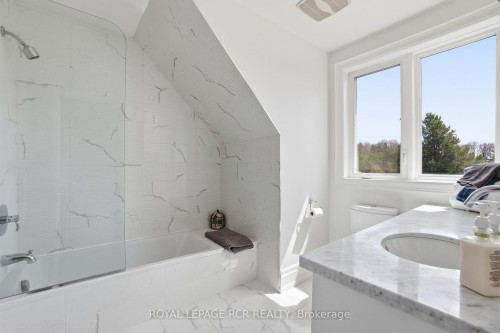 7 Proctor Avenue, Caledon, ON 