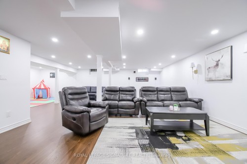 4 Upland Drive, Whitby, ON 