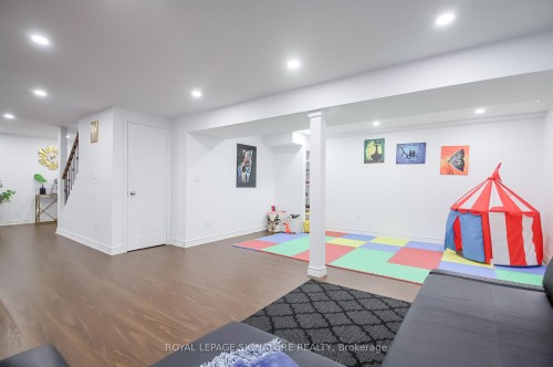 4 Upland Drive, Whitby, ON 