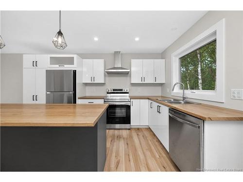 28 De La Colline St, Dieppe, NB 