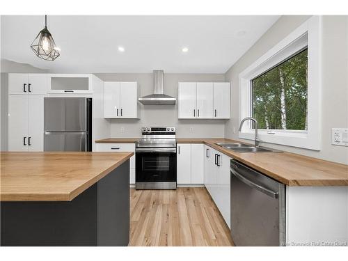 28 De La Colline St, Dieppe, NB 