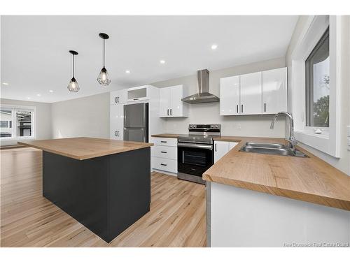 28 De La Colline St, Dieppe, NB 