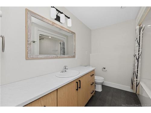 28 De La Colline St, Dieppe, NB 