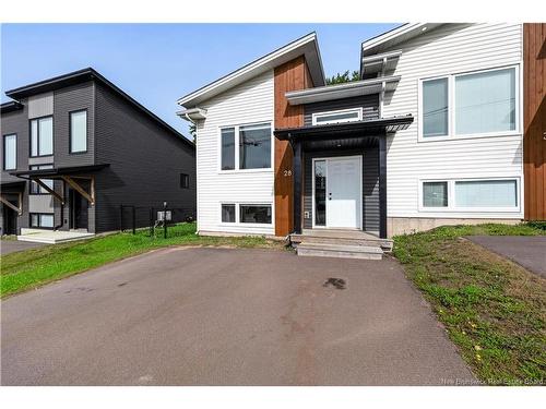 28 De La Colline St, Dieppe, NB 