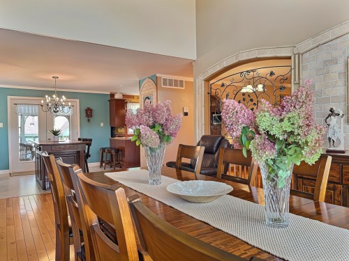 Dining Room - 9 Rue Maude, Saint-Placide, QC 