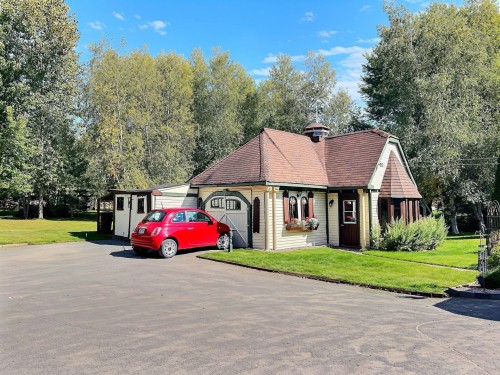 Garage - 9 Rue Maude, Saint-Placide, QC 