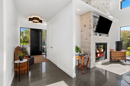 Hall d'entrée/Vestibule - 10 Av. D'Anjou, Estérel, QC 