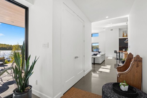 Hall d'entrée/Vestibule - 10 Av. D'Anjou, Estérel, QC 